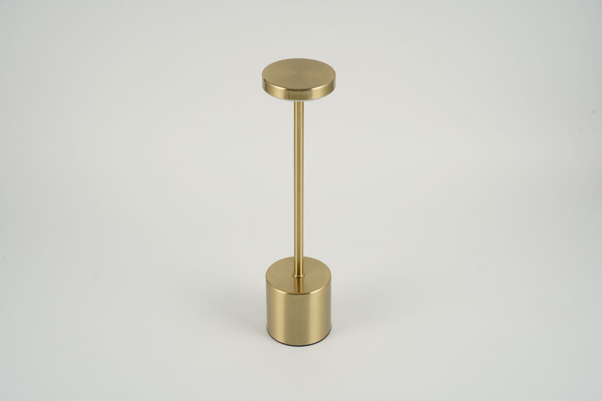 LED rechargeable bar table lamp, dining table atmosphere lamp, restaurant bar cleaning table, outdoor atmosphere lamp, stall retro table lamp